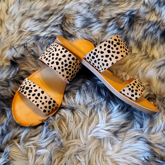 Soda Shoes - Pink Lily Animal Print Sandals